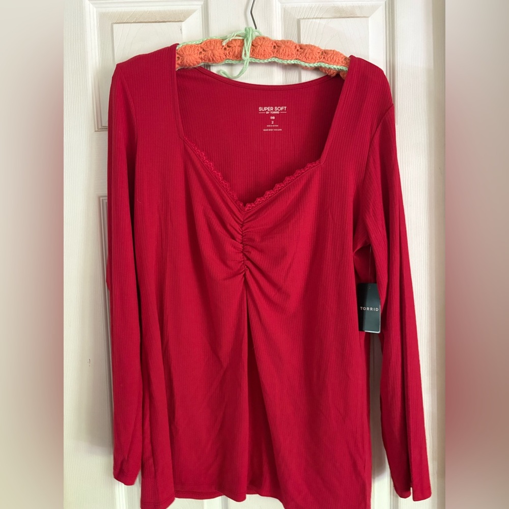 Torrid new with tags sweetheart neckline Red Ruched Long Sleeve Blouse